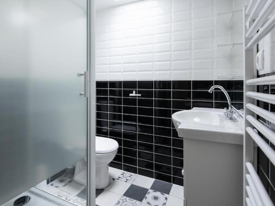 Le Paris Eiffel - Appartement Cosy En Plein Centre Bourgoin-Jallieu Luaran gambar