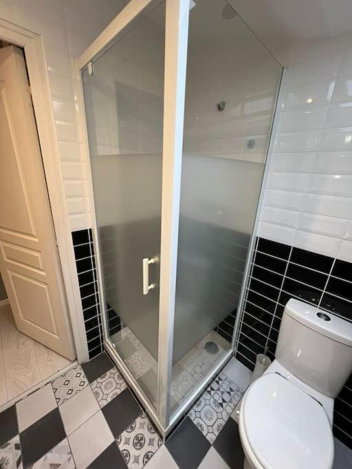 Le Paris Eiffel - Appartement Cosy En Plein Centre Bourgoin-Jallieu Luaran gambar